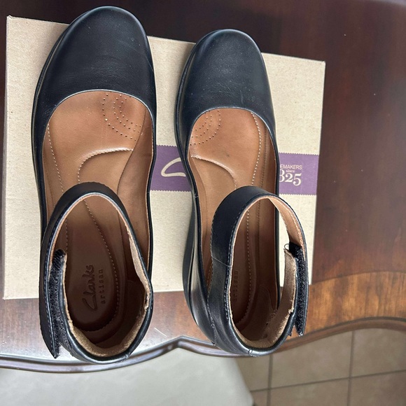 Clarks Black Leather Women's platform wedge with Ankle Strap - Picture 2 of 4